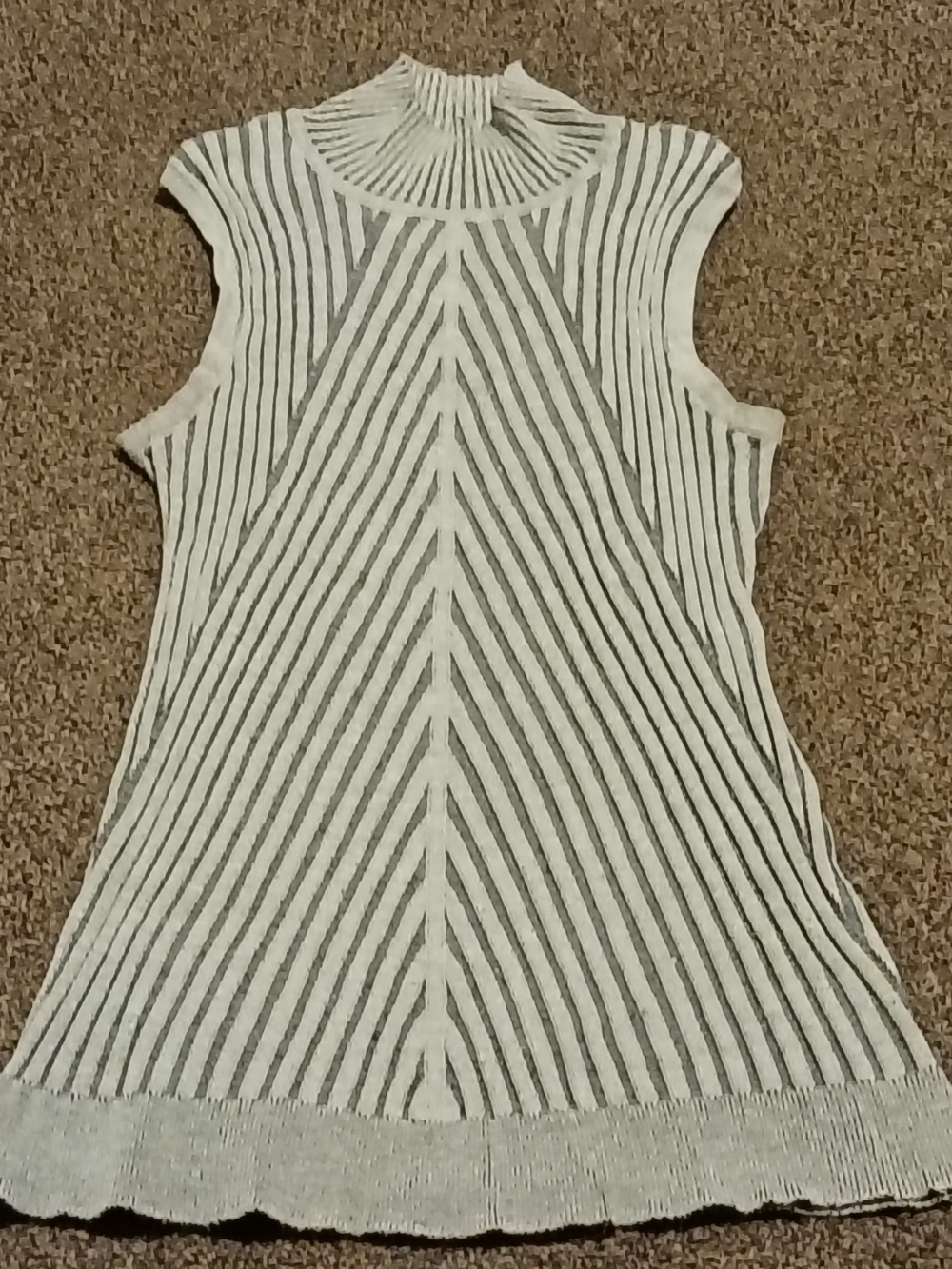 Sleeveless Gray Striped Knit Mock Neck Top Size Medium